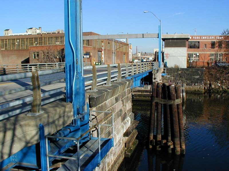 Hunters Point Avenue Bridge