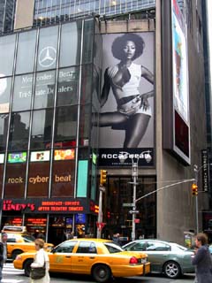 Sexy bodies in Times Square
